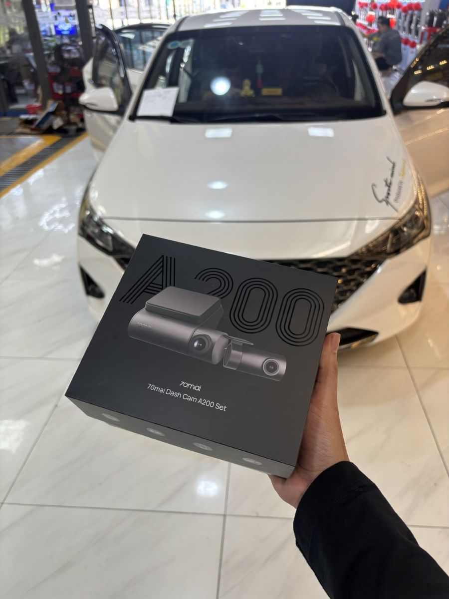 Camera hành trình ô tô 70mai A200 trong một chuyến đi dài.